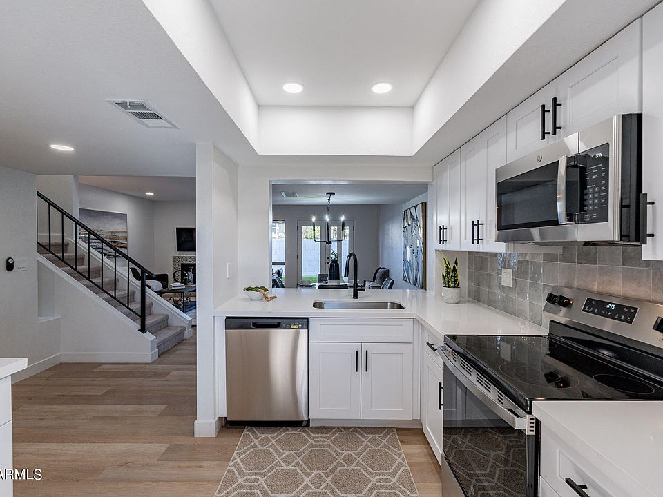 1st image of 815 E Grovers Avenue #41