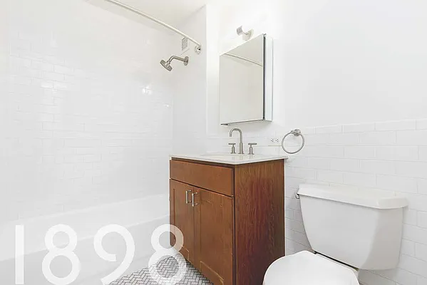 Rented by A&E Real Estate Management | media 21