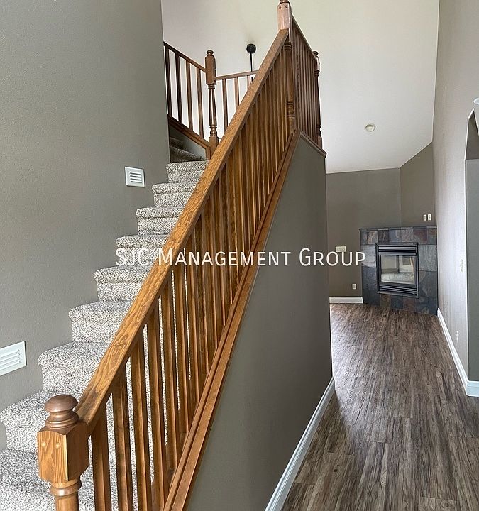 WHAT WE WANT TAKIBIDAIMITAINATABLE (ナラ) 7904 Easy St, Yakima, WA 98903 | Zillow