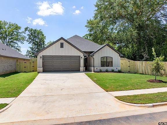 4th image of 2241 Dogwood Park Blvd