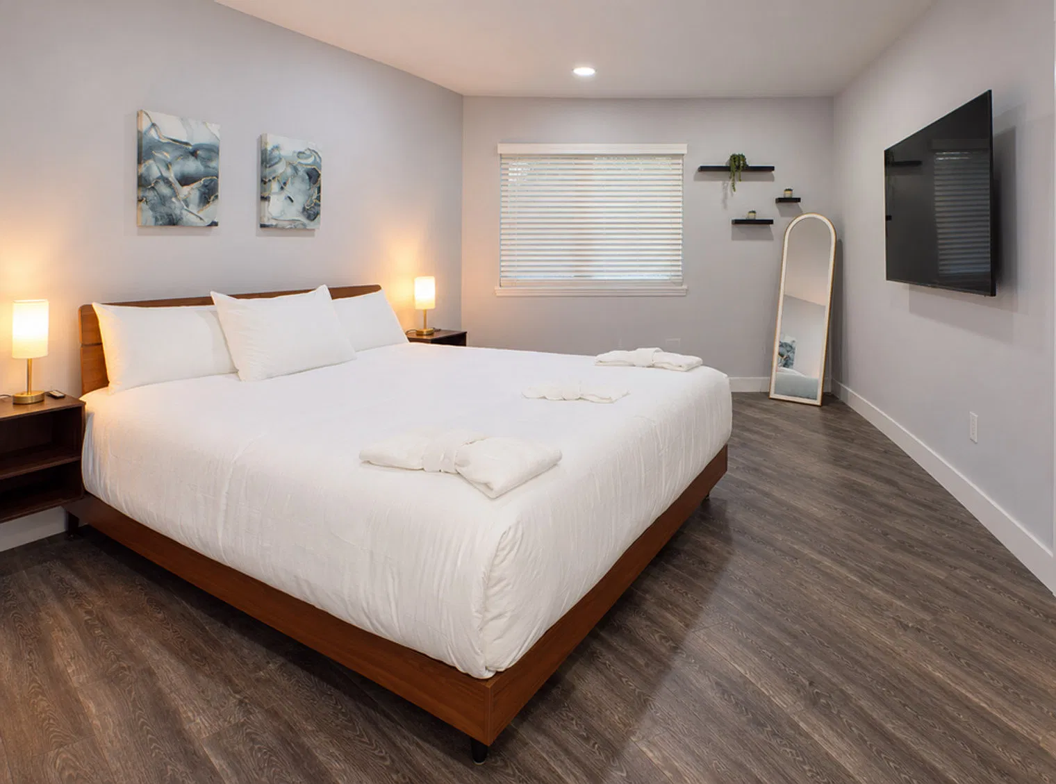2 bed, 2.0 bath, 1194 sqft, $6,038 — Photo 3