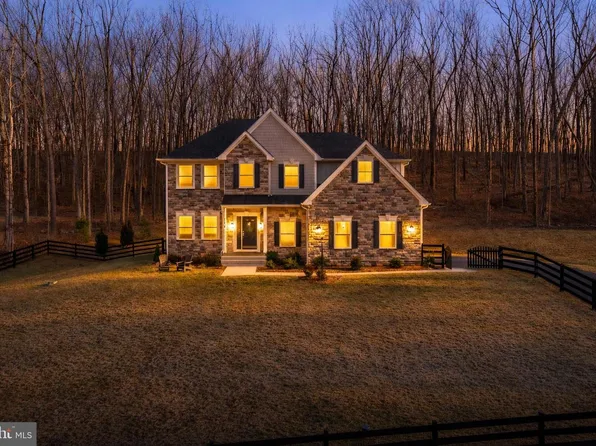 254 Whistlewood Ln, Winchester, VA 22601