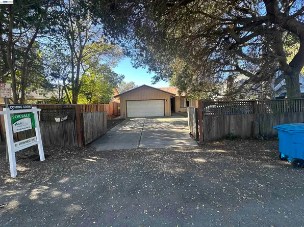 667 Marsh Rd, Menlo Park, CA 94025