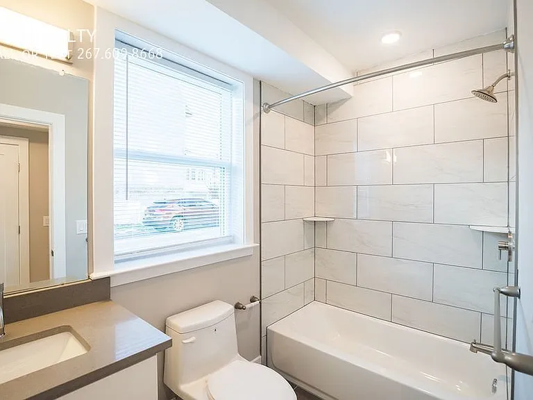 4926 Locust St #1 — Photo 9