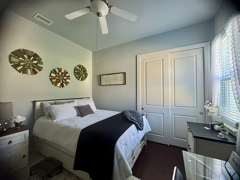Bedroom 3 (queen bed, TV, and Desk)