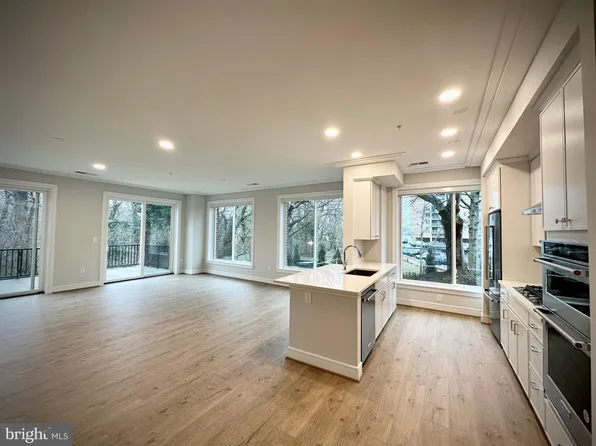 625 Slaters Ln #G-03, Alexandria, VA 22314