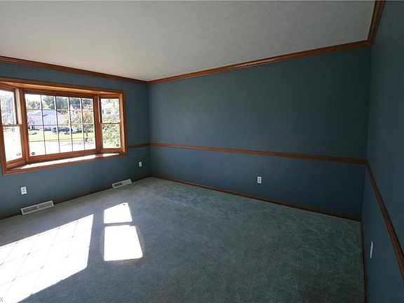 3rd image of 239 Ashland Ave