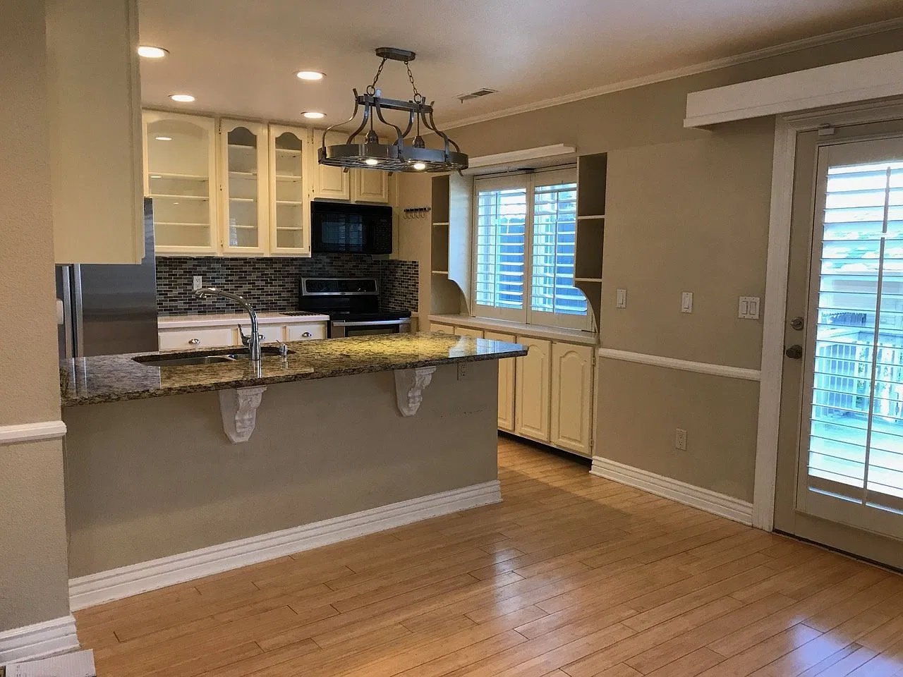 3 bed, 3.5 bath, 2649 sqft, $3,625 — Photo 1