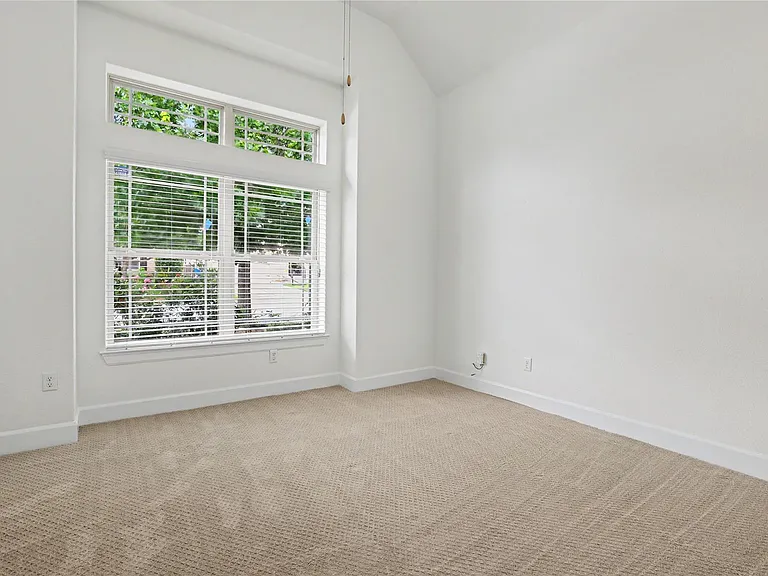 213 Southern Cross Dr — Photo 18
