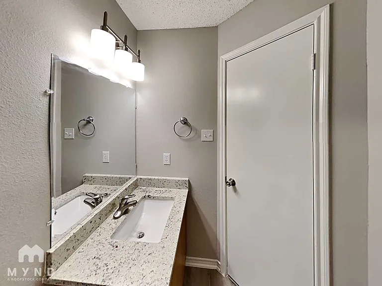 9703 Cameron Crk — Photo 21