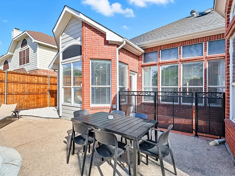 5709 Courtney Cir — Photo 40