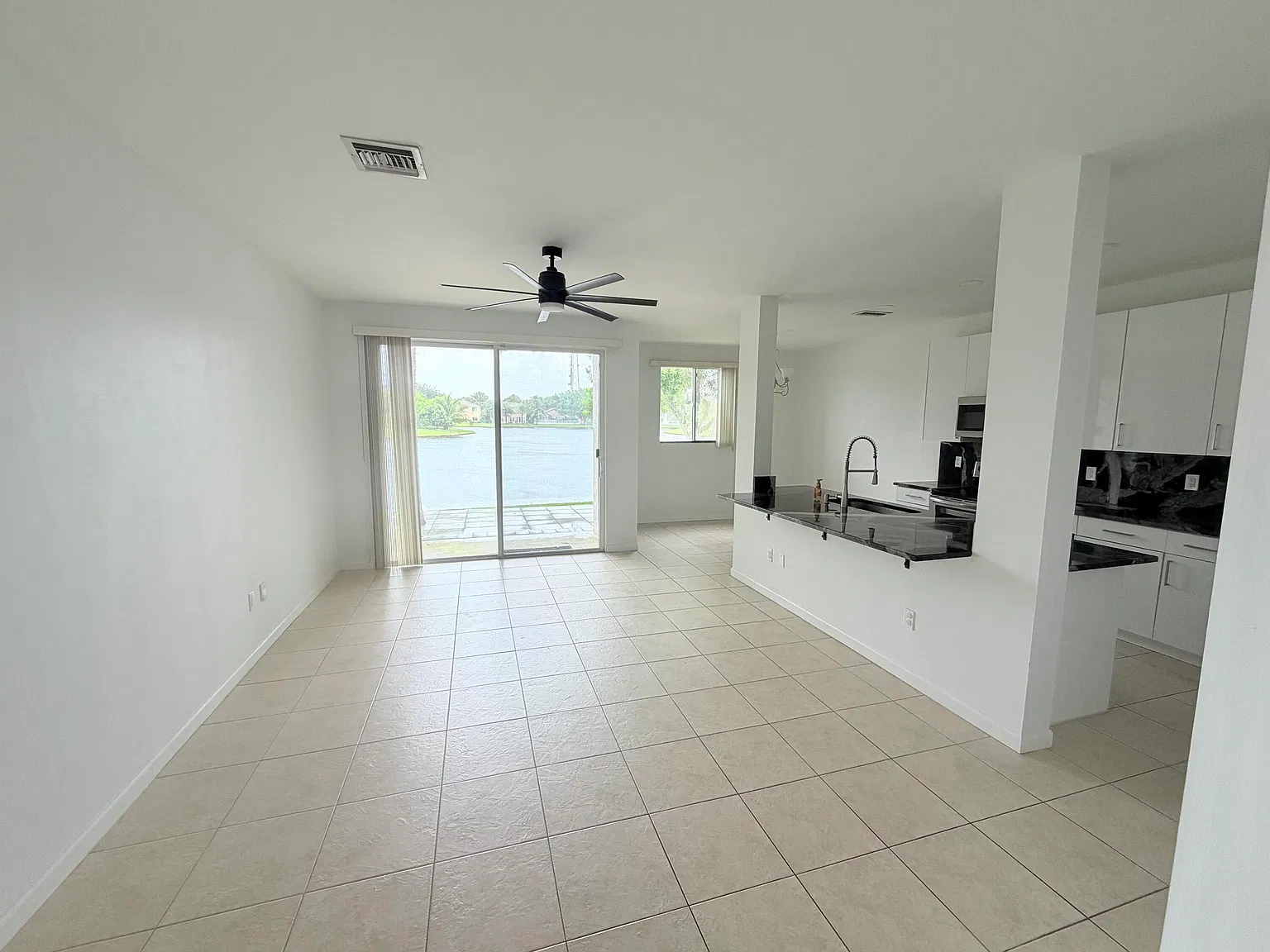 2 bed, 2.5 bath, 1452 sqft, $3,275 — Photo 4