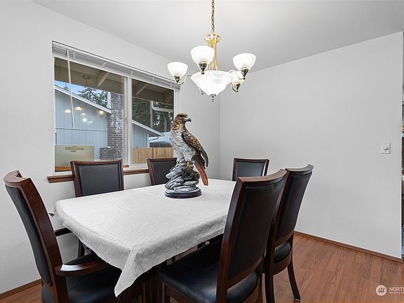 5th image of 15618 12th Avenue Ct E