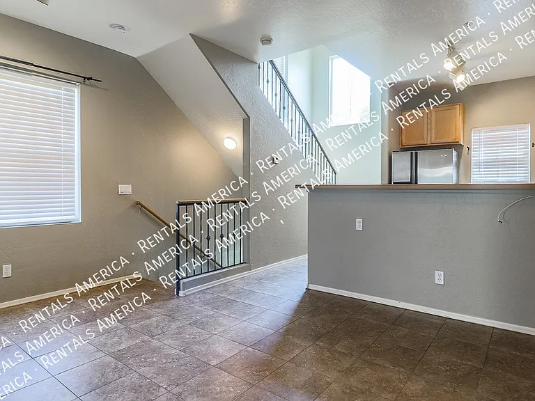 747 N Port Dr — Photo 6