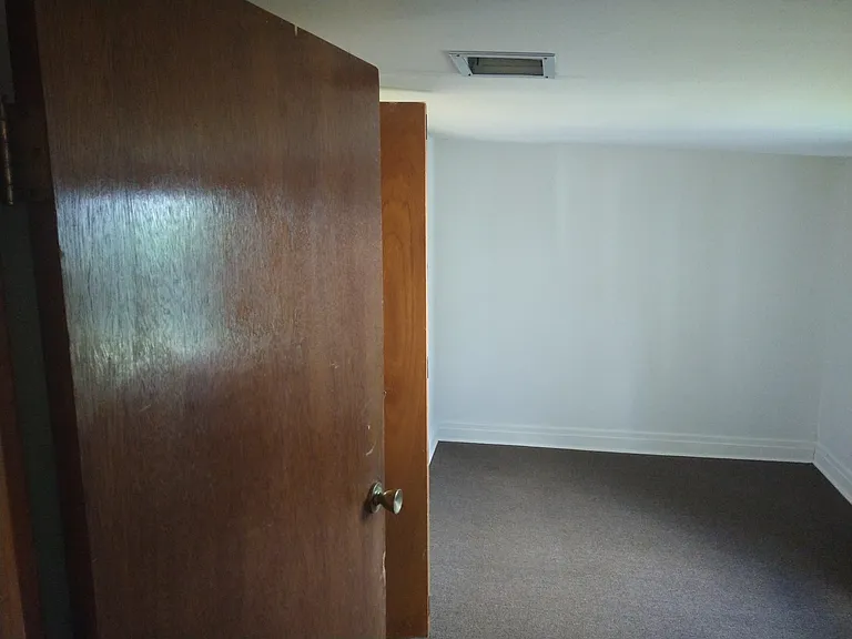 4915 S Lotus Ave — Photo 6