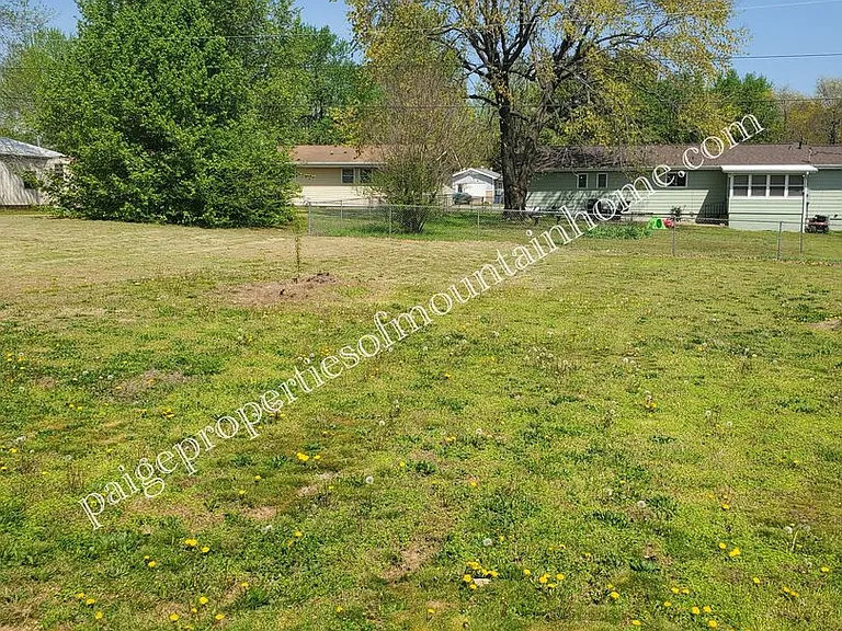 517 E 13th St #519 — Photo 3