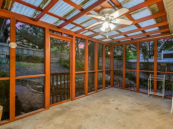 4th image of 1113 Bluebonnet Ln