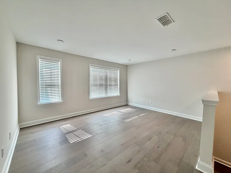 11212 Glasden Rd — Photo 21