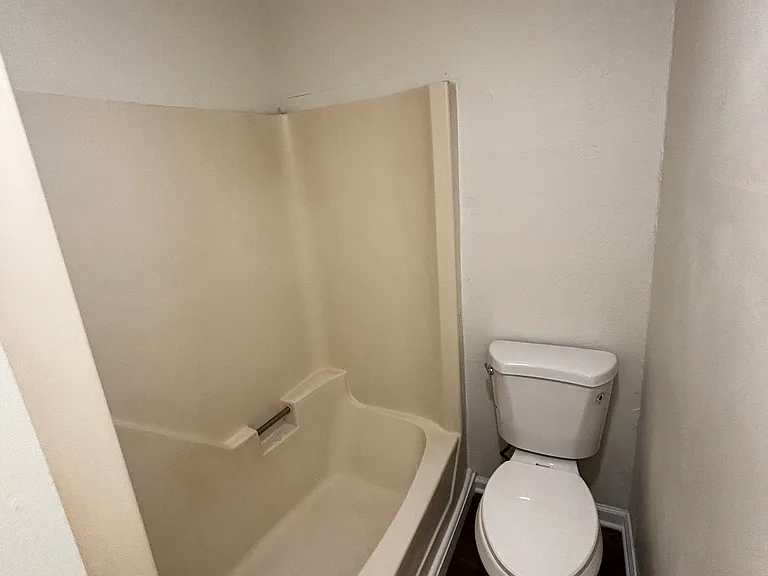 517 Aiken Ave #527 — Photo 8
