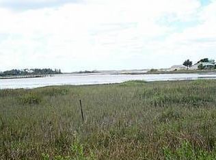 125 Queen Annes Ln, Beaufort, NC 28516