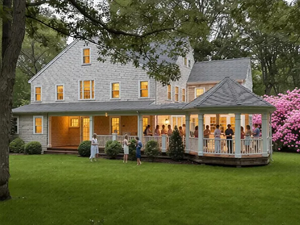 735 Franklin St, Tisbury, MA 02568