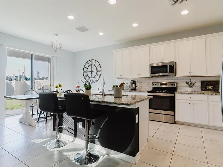 3047 Adams Cross Dr — Photo 3