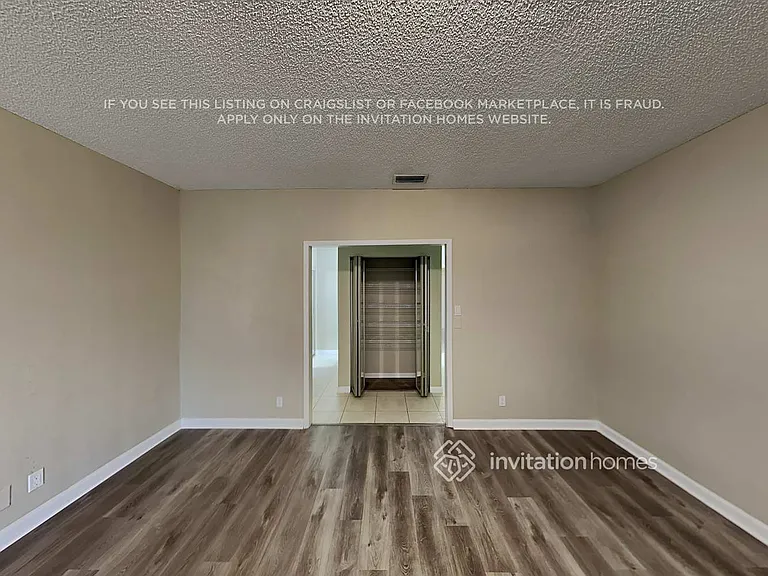 8041 Buttonwood Cir — Photo 15