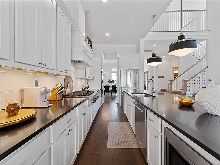 2221 Salt Grass Trl — Photo 12