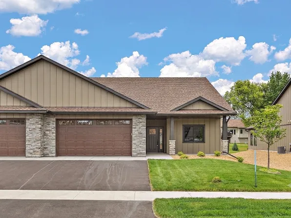 1043 Legend Ln, River Falls, WI 54022