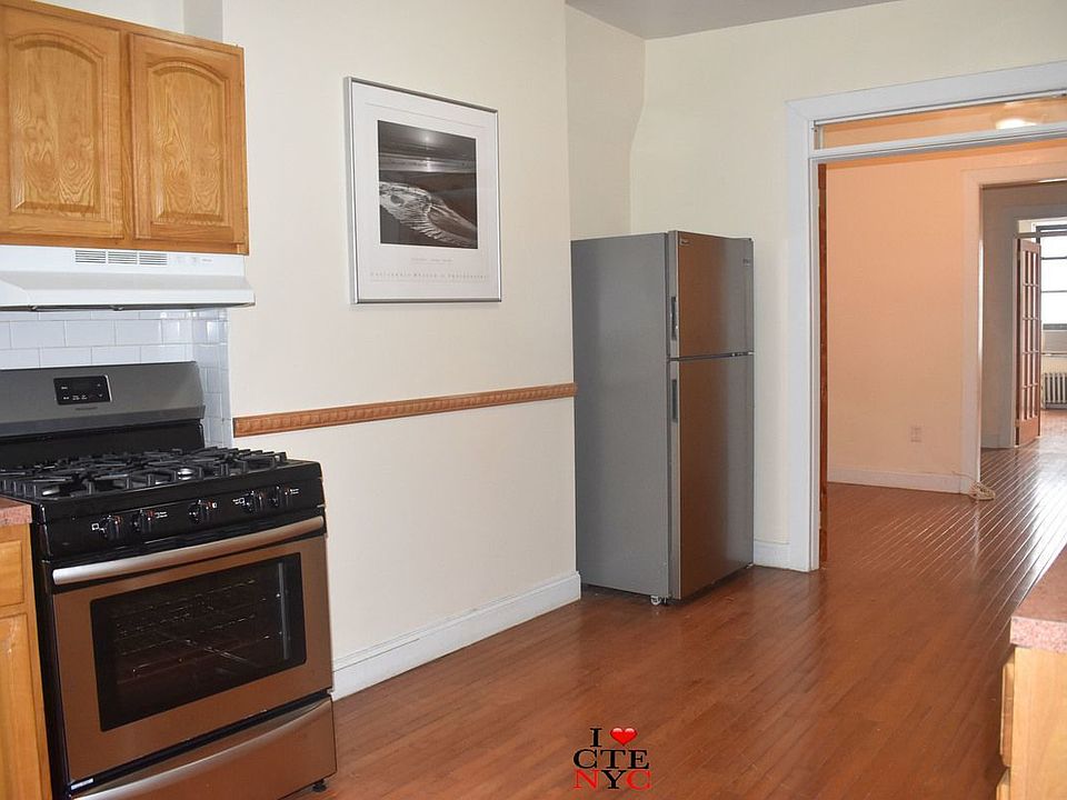 1st image of 1585 2nd Ave Frnt 2