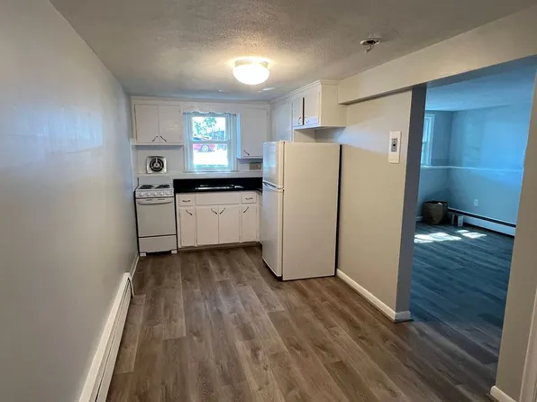 Spacious 1-Bed in Prime Waltham Location | Heat & Hot Water Included!, 206 High St APT 1, Waltham, MA 02453