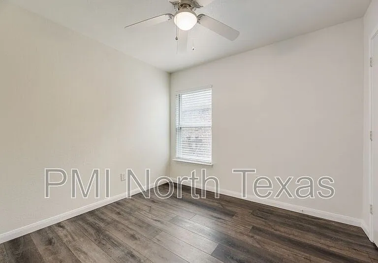 1911 Pilot Point Way — Photo 12