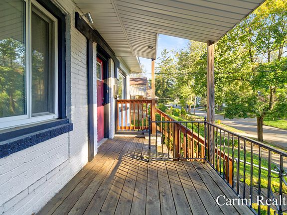 5th image of 1127 Union Ave NE