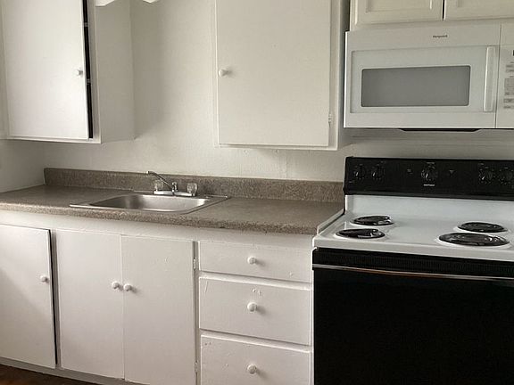 5th image of 602 W 6th St
