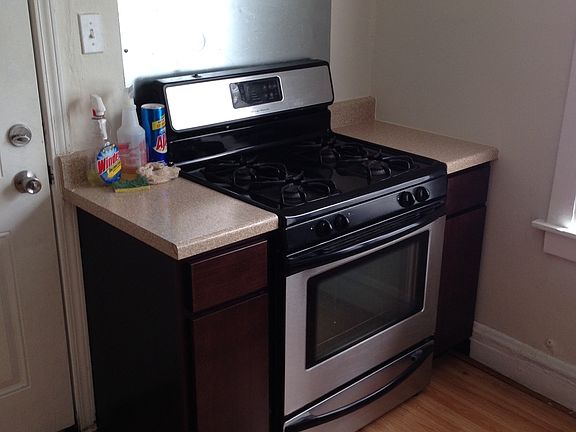 3rd image of 3717 N Sawyer Ave APT 2