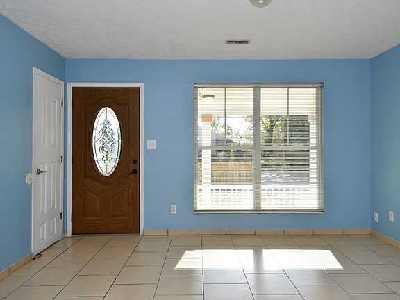 3rd image of 9622 Meadowlark Dr