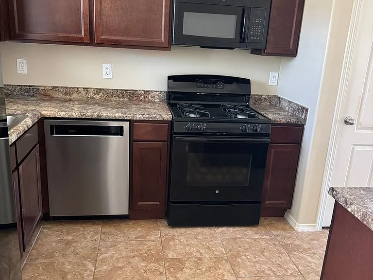 2879 La Union Ct — Photo 4