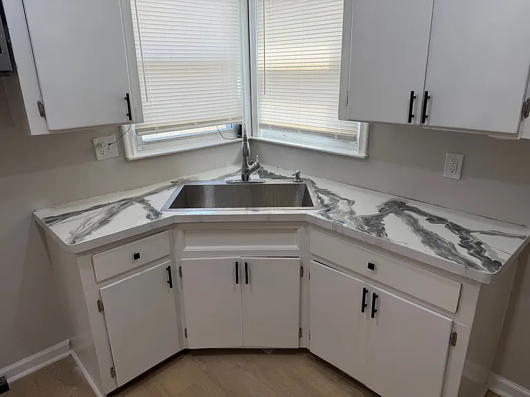 17600 Westmoreland Rd — Photo 2