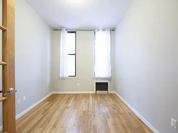 169 Stanhope Street image 4 of 19