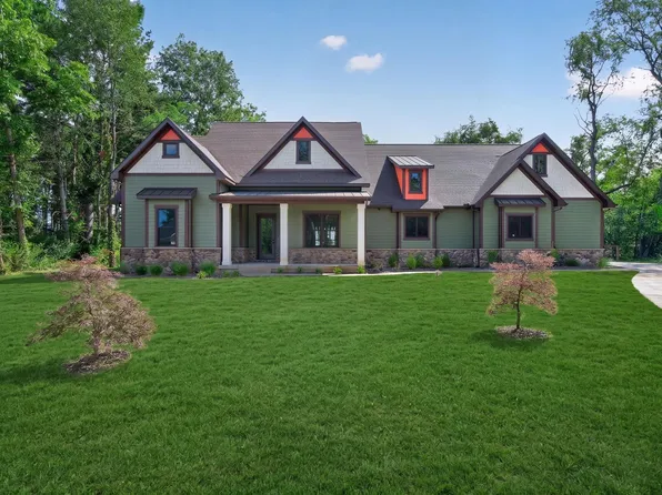 51490 Ginny Dr, South Bend, IN 46628