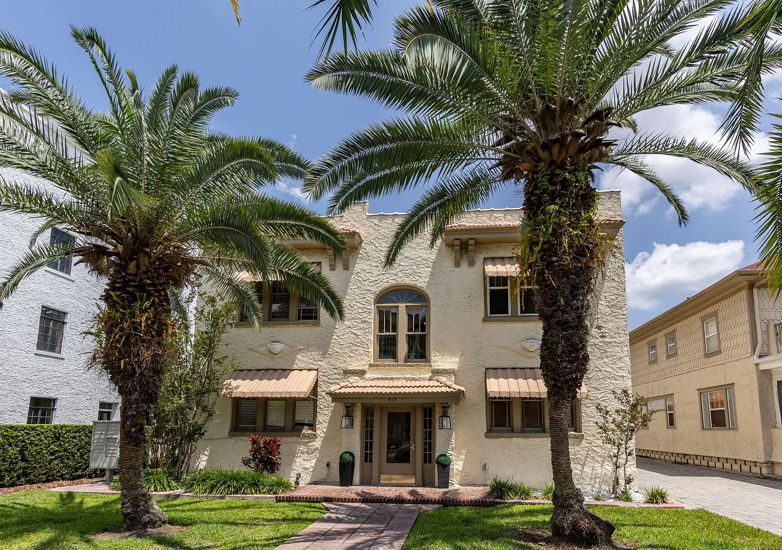 Charming Downtown Orlando 1/1 Corner Condo Near Lake Eola! — Photo 2
