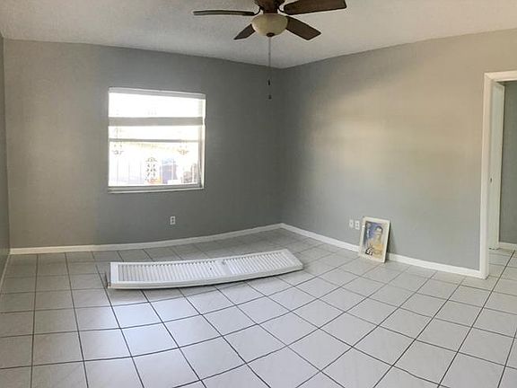 5th image of 2334 Fern Pl