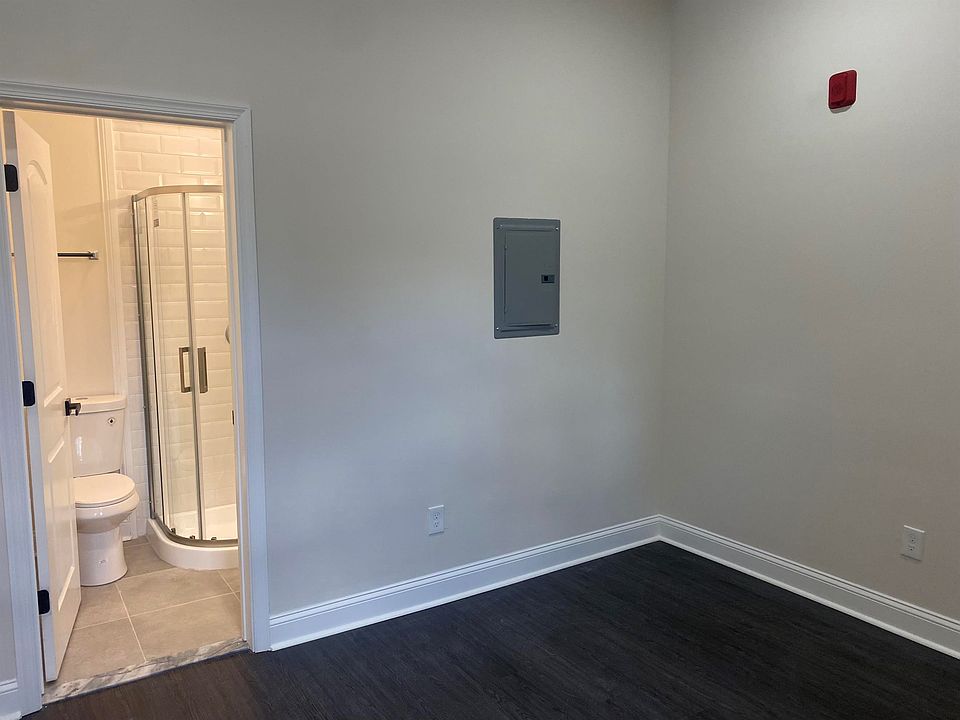 2nd image of 2226 Spruce St #3B