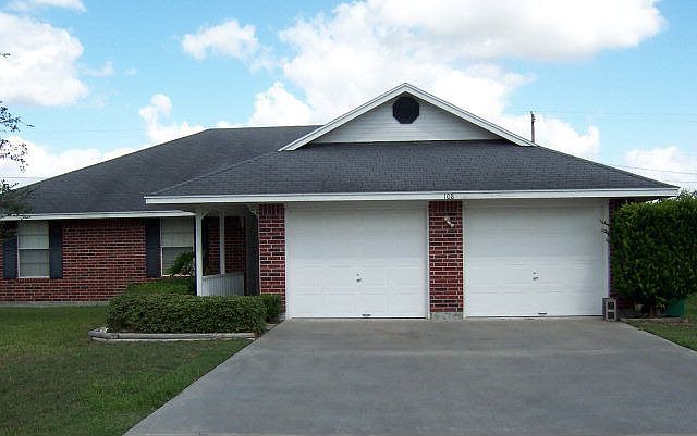 2nd image of 108 Sparrow Ln