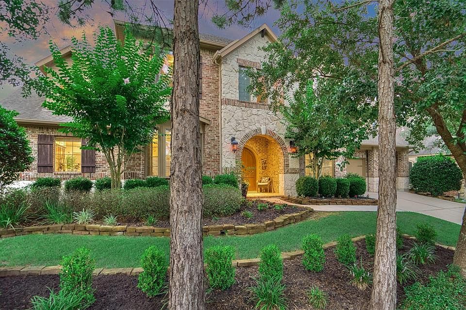 1st image of 30 Clare Point Dr