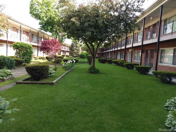 25301 Five Mile Rd APT 106, Redford, MI 48239
