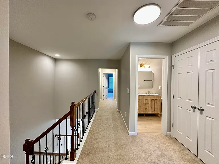 323 Longchamp Ln — Photo 32