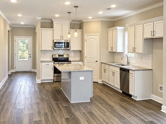 4th image of 246 Andrews Ln