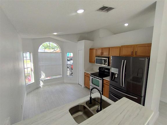 2nd image of 1716 CHATHAM CIRCLE
