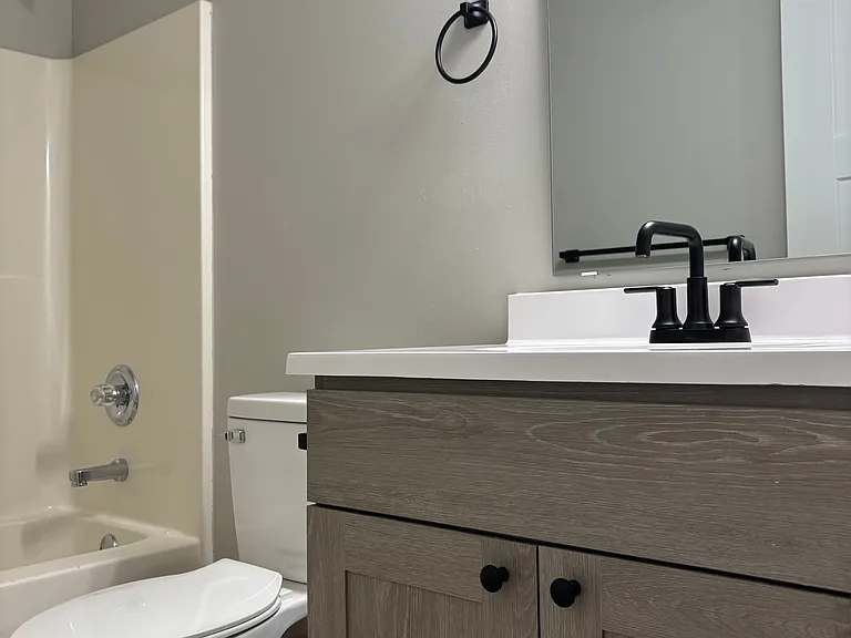 125 S Main St #1A — Photo 10